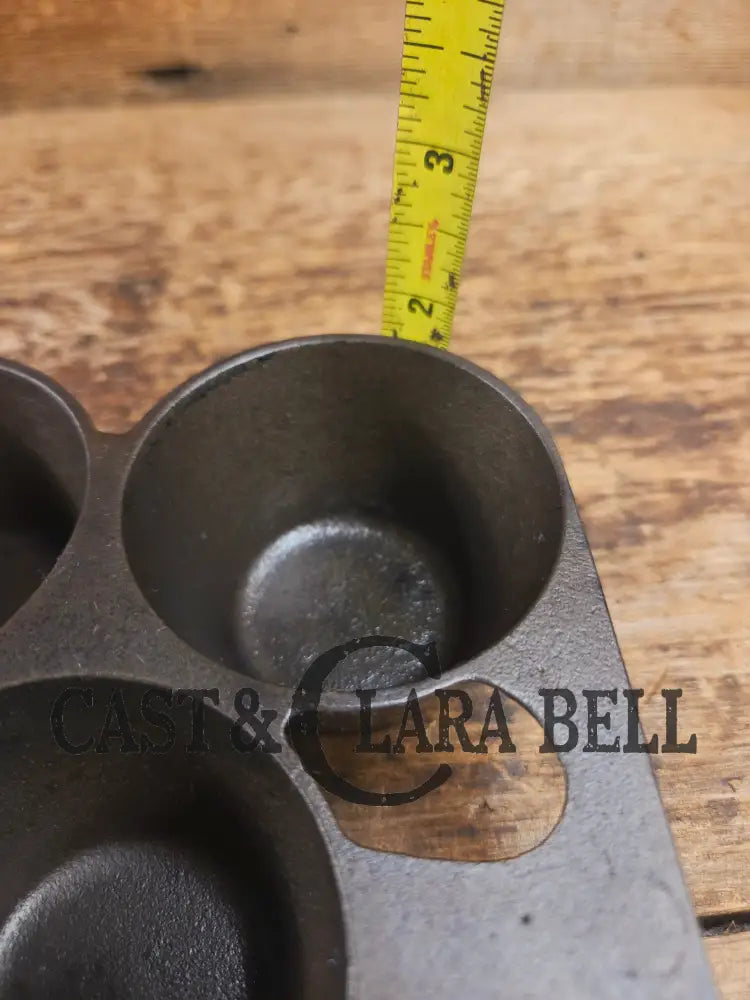 Classic! Griswold No. 10 Popover Pan 948. Variation 14 Closed Frame. Ready to make delicious brownies cupcakes or