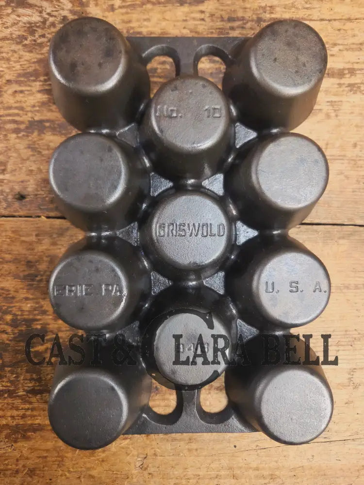 Classic! Griswold No. 10 Popover Pan 948. Variation 14 Closed Frame. Ready to make delicious brownies cupcakes or