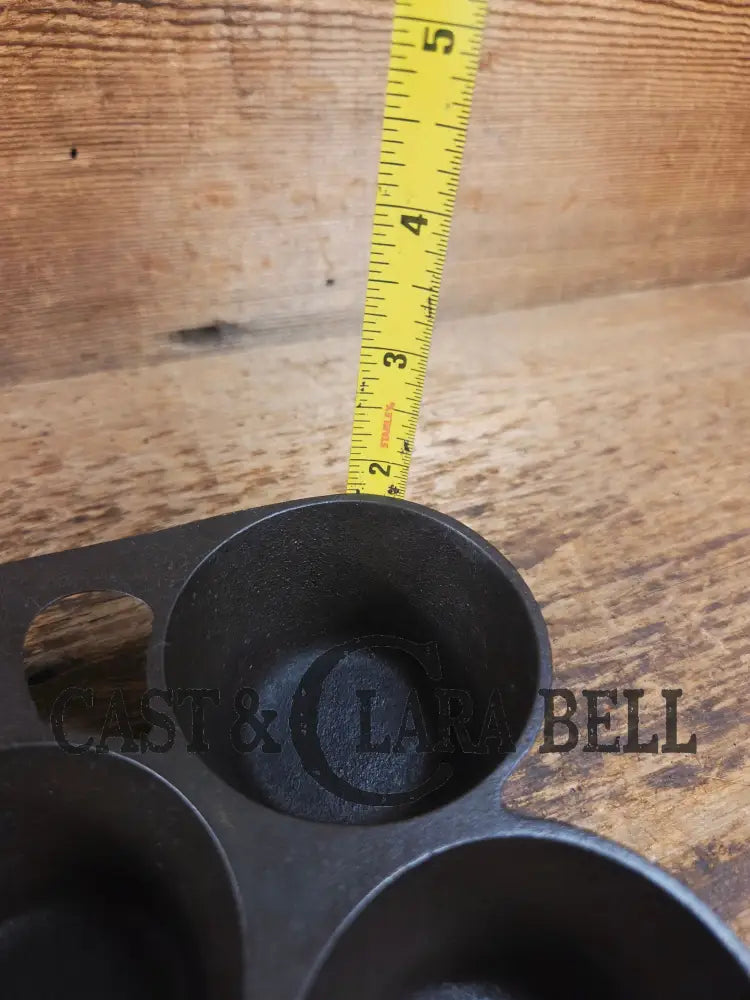 Classic! Griswold No. 10 Popover Pan 948. Variation 14 Closed Frame. Ready to make delicious brownies cupcakes or