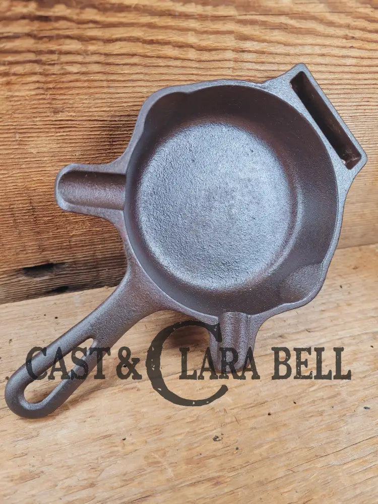 Collectible Griswold β00ββ Ashtray / Spoon Rest. Small Novelty cast iron skillet for display or stove! Fully Restored