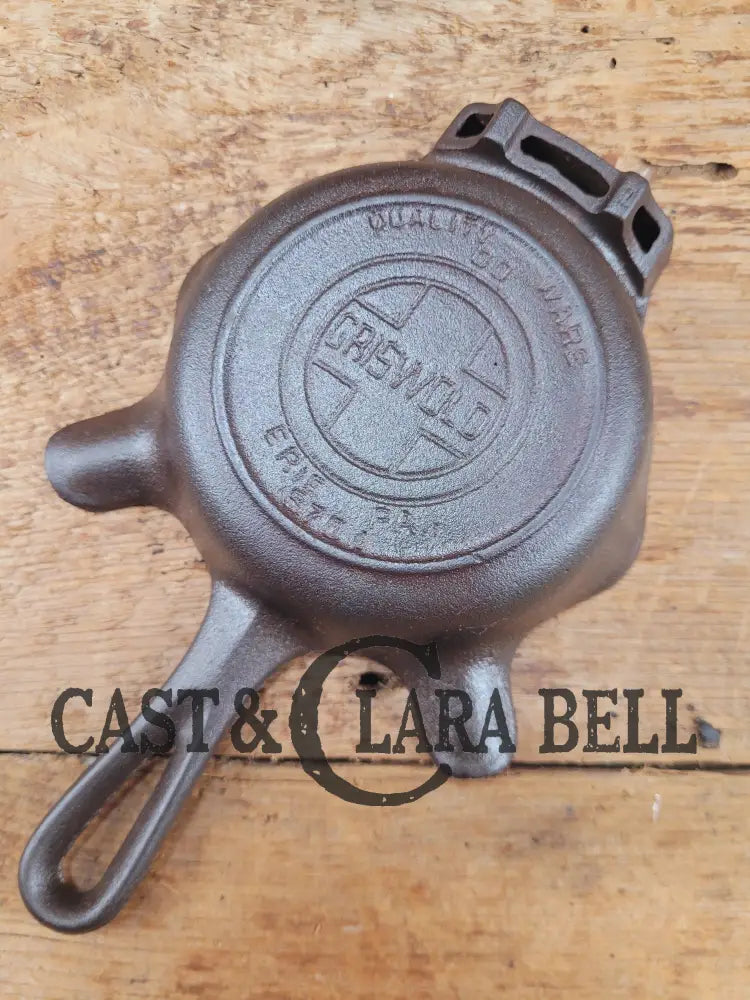 Collectible Griswold β00ββ Ashtray / Spoon Rest. Small Novelty cast iron skillet for display or stove! Fully Restored