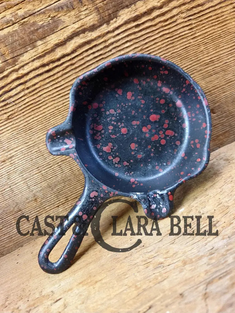 Collectible Griswold β00ββ Ashtray / Spoon Rest with Black and Red Enamel! Small Novelty cast iron skillet for display
