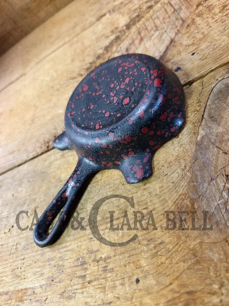 Collectible Griswold β00ββ Ashtray / Spoon Rest with Black and Red Enamel! Small Novelty cast iron skillet for display