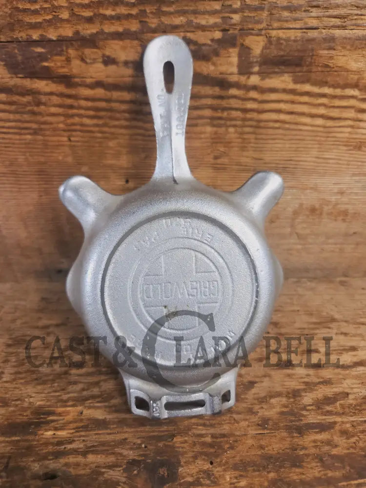 Collectible Griswold 570 Ashtray / Spoon Rest. Small Novelty cast iron (Patent 100,021 skillet for display or stove!