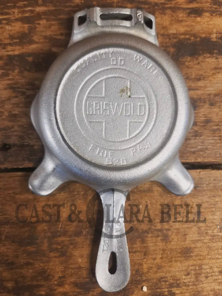 Collectible Griswold 570 Ashtray / Spoon Rest. Small Novelty cast iron (Patent 100,021 skillet for display or stove!