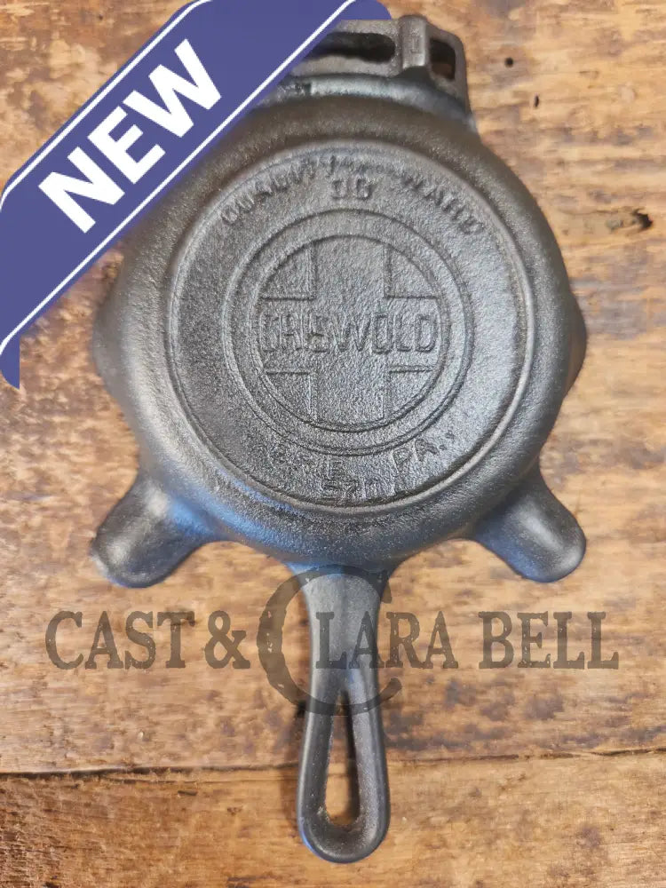 Collectible Griswold 570 Ashtray / Spoon Rest. Small Novelty cast iron skillet for display or stove! Fully Restored so