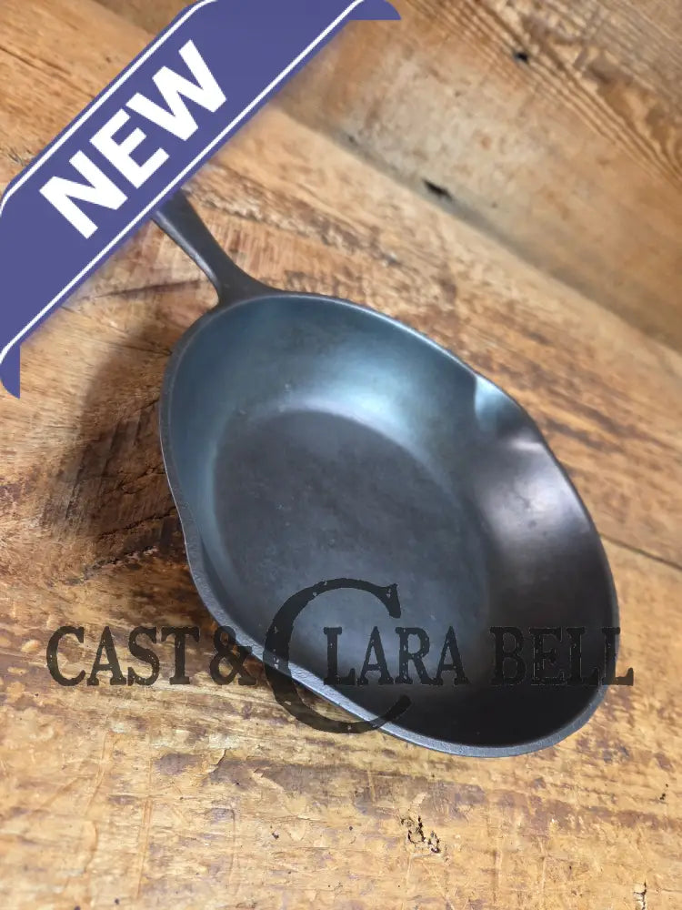 Collector grade and hard to find 1930’s early round handle Wagner Ware Sidney -O- ’Chef Skillet’ 1384 Skillet