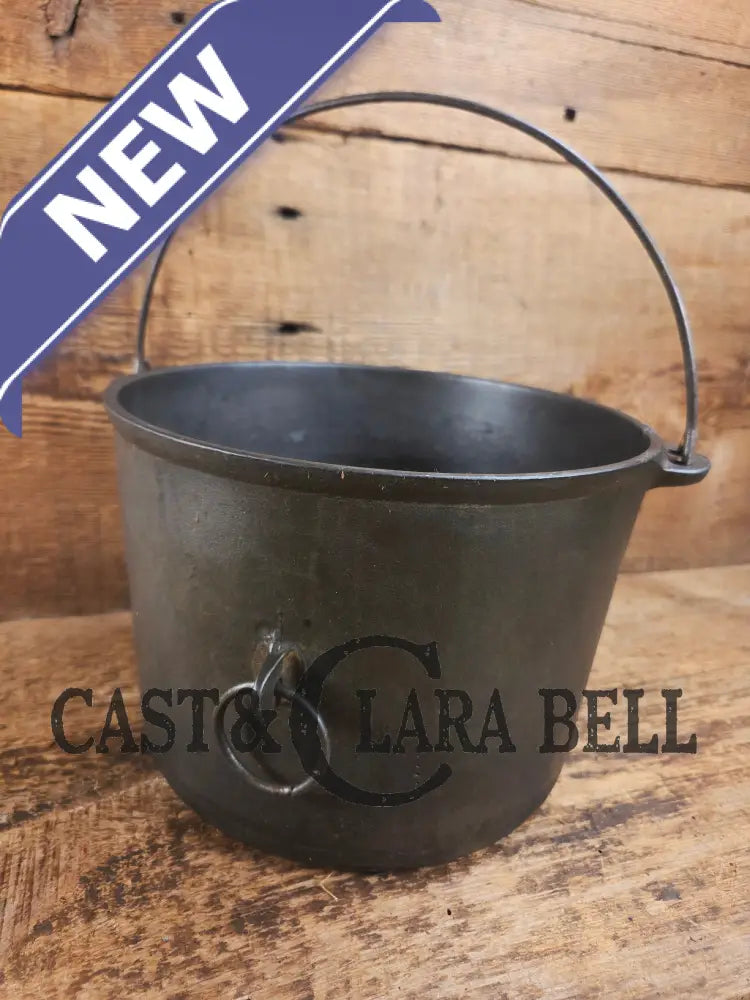 Collectorβs Piece: 1930βs #6 Wagner Ware Sidney flat bottom kettle. PERFECT daily user for soups stews and chili! Dutch