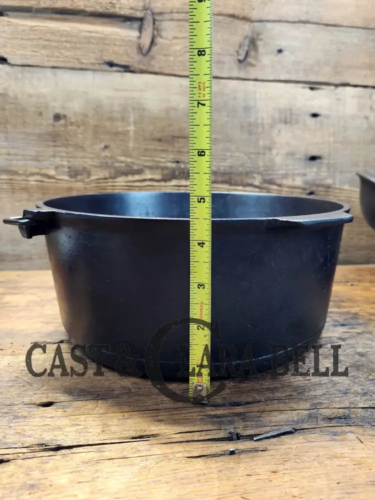 Collectors Piece. Hard To Find 1910βS Lodge #8 Split Bail Dutch Oven With Arc Logo And Lid. Ovens