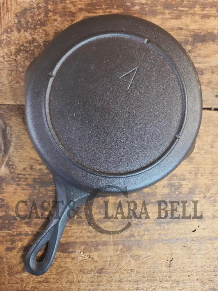 Collectorβs Piece! Very Cool Lodge #4 Skillet with 3 Notch and #3 marking - Skillet