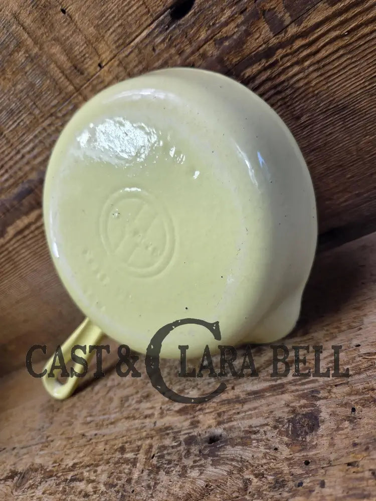 Cool and not often seen! 1940’s Griswold No. 3 ’Yellow and Cream’ enameled Cast Iron Egg Skillet 709