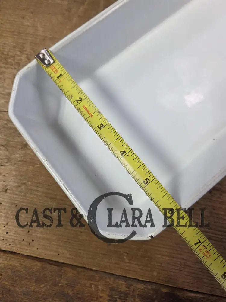 Cool and not often seen! 1940’s Griswold No. 81 ’Yellow and Cream’ enameled casserole dish!