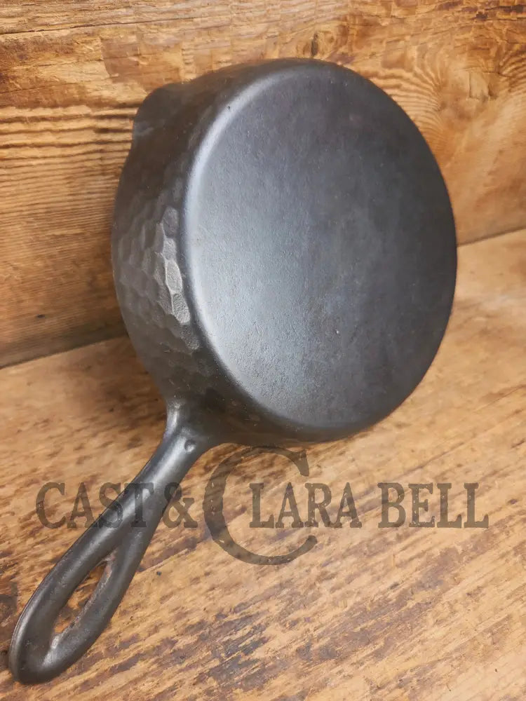 Cool story! 1920’s Chicago Hardware Foundry #3 Classic Hammered Egg Skillet Skillet