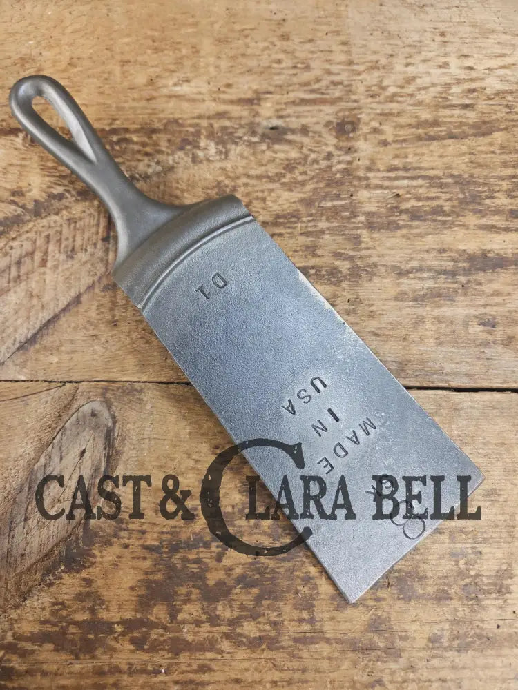 Custom made #8 Vintage Lodge Cast Iron Skillet Spatula D1 markings. Reclaimed from vintage 3 notch Lodge skillet. Great