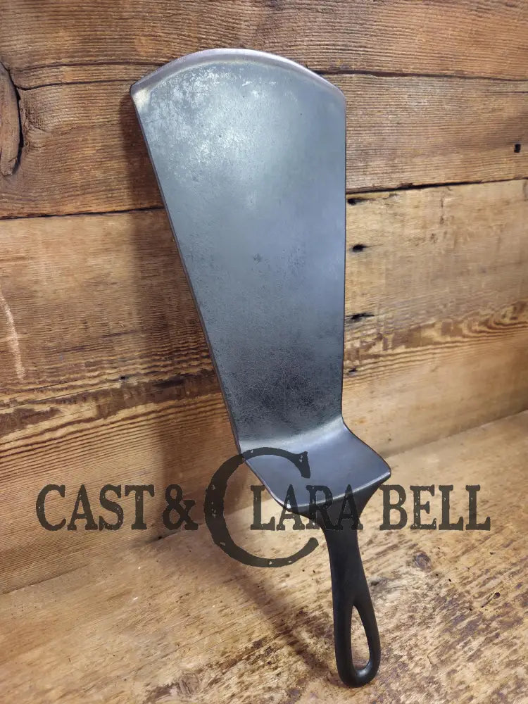 Custom made Griswold Cast Iron Skillet Spatula. MONSTER Reclaimed #11 1910âs Era Griswold Slant cast iron skillet. SC24