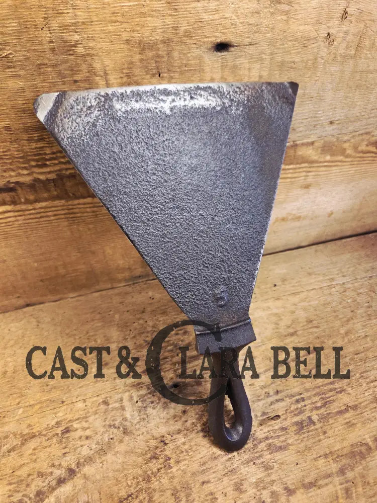 Custom made one of a kind 1800βs #8 Cast Iron Griddle Repurposed into triangular grill spatula. Perfect for the Home