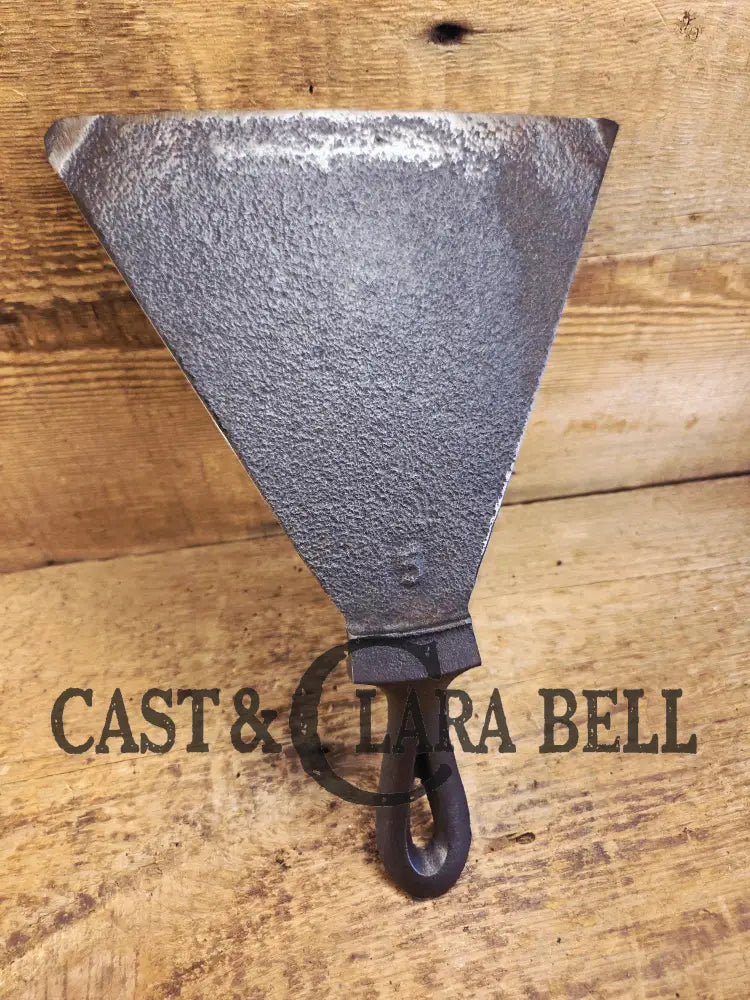 Custom made one of a kind 1800βs #8 Cast Iron Griddle Repurposed into triangular grill spatula. Perfect for the Home