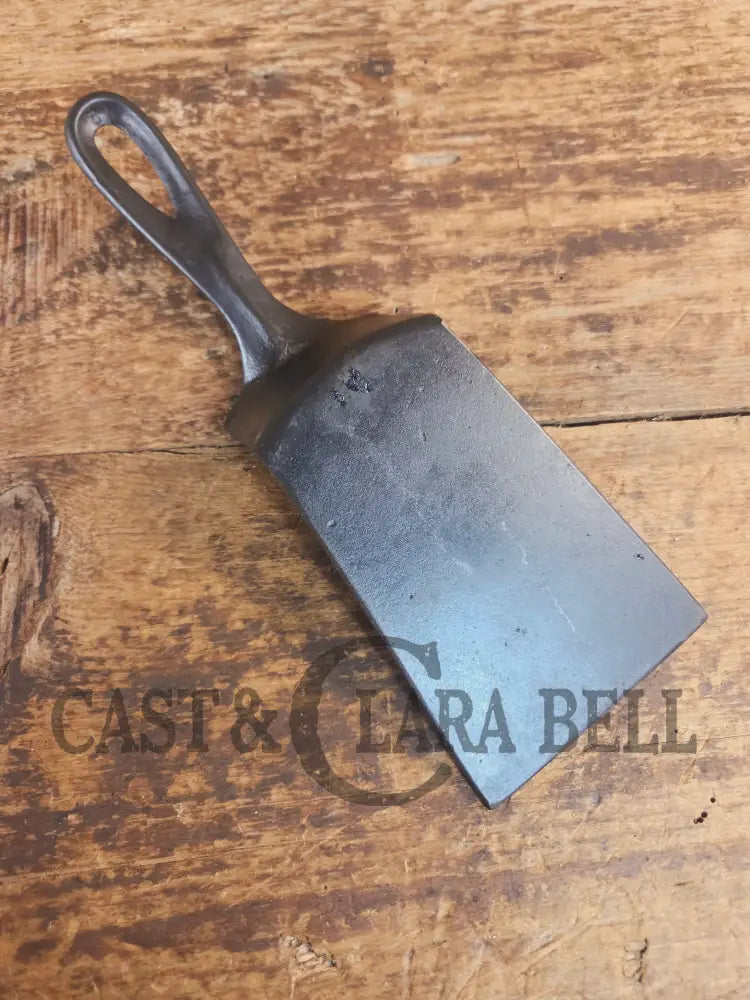 Custom made Wagner Cast Iron Skillet Spatula. Reclaimed #5 unmarked Wagner cast iron skillet. Great gift! SC24 - Spatula