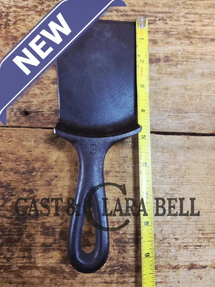 Custom made Wagner Ware Cast Iron Skillet Spatula. Reclaimed 1920’s Era #1053 WagnerWare cast iron egg skillet. Great