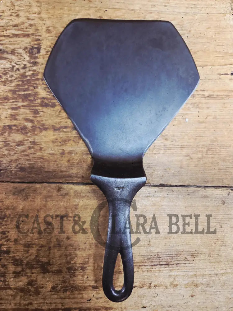 Custom made Wagner Ware Cast Iron Skillet Spatula. Reclaimed 1920βs Era #7 Wagner cast iron skillet. Great gift! Sc24