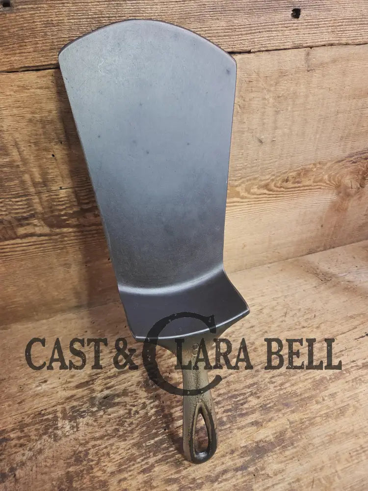 Custom made Wagner Ware Cast Iron Skillet Spatula. Reclaimed 1920βs Era #8 1058 WagnerWare cast iron skillet. Great