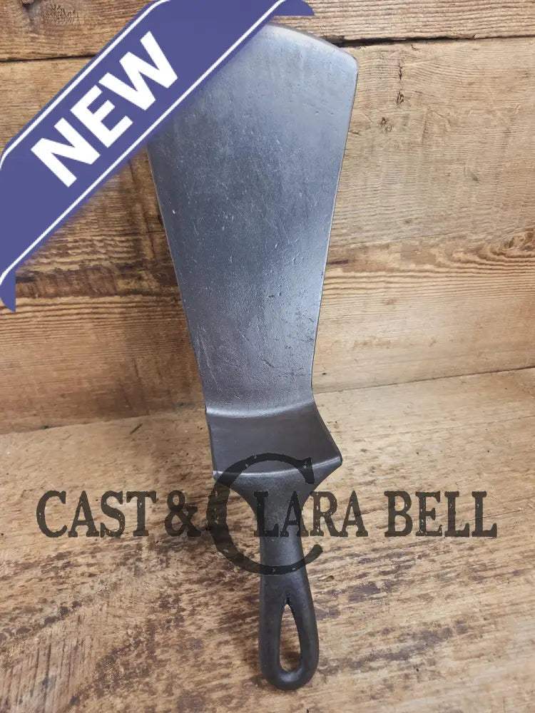 Custom made Wagner Ware Cast Iron Skillet Spatula. Reclaimed 1920’s Era #8 WagnerWare cast iron skillet. Great gift!