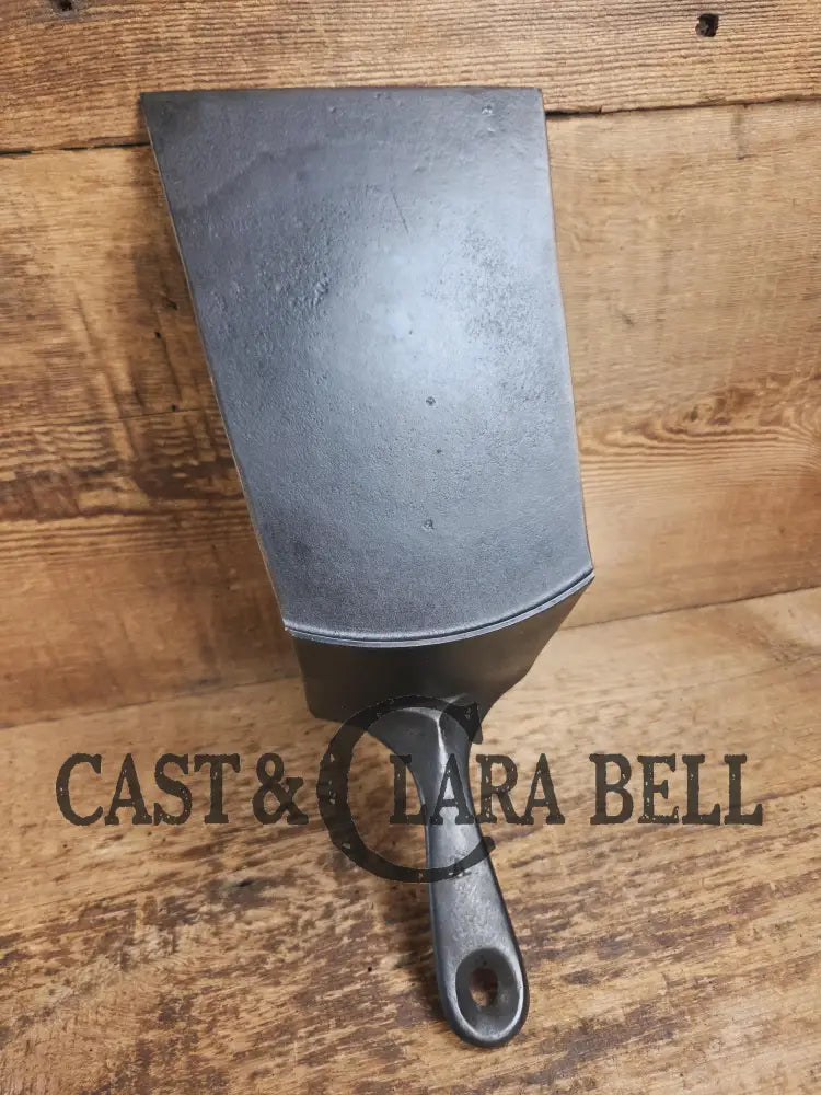 Custom Repurposed Spatula. Made from an early Era Wagner Ware Sidney #8 DEEP Chicken Fryer. Awesome for the home