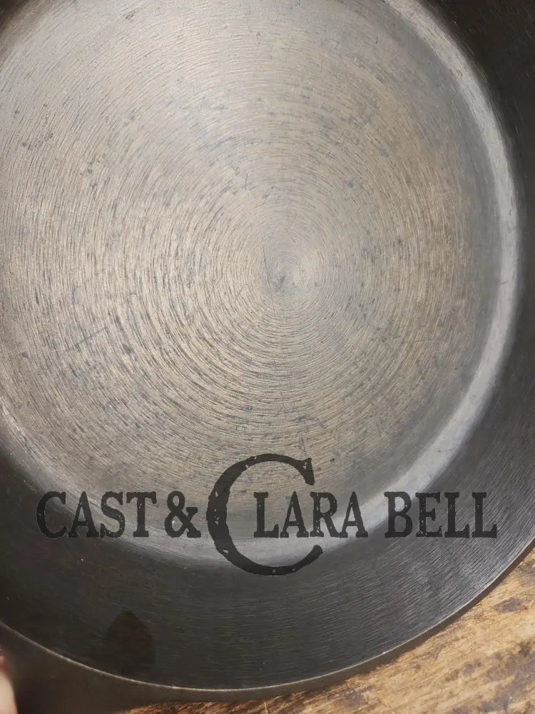 Customer favorite Big Skillet. Beautiful 1930’s Lodge #10 Cast Iron Skillet with 3 Notch Heat Ring. Raised Blob! SC24
