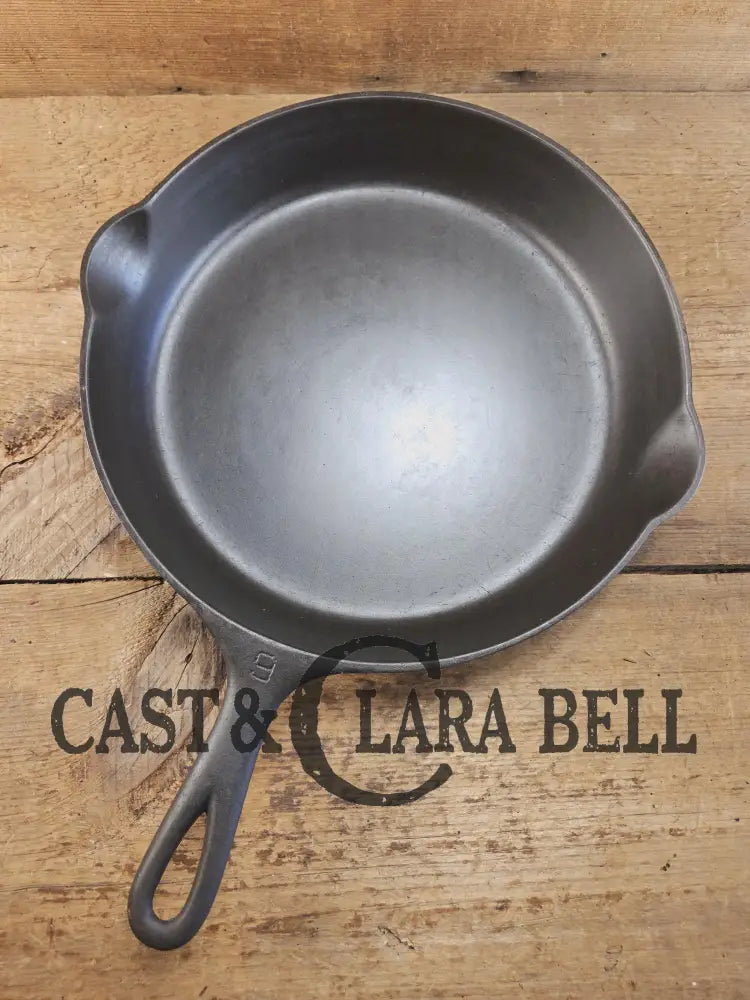 Customer Favorite! Early 1900’s Griswold’s First series Victor #9 Skillet with Heat Ring 723. Amazing daily cooker