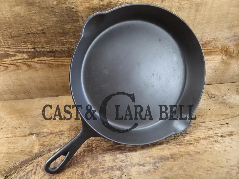 Customer Favorite! Early 1900βs Griswoldβs First series Victor #9 Skillet with Heat Ring 723. Amazing daily cooker!