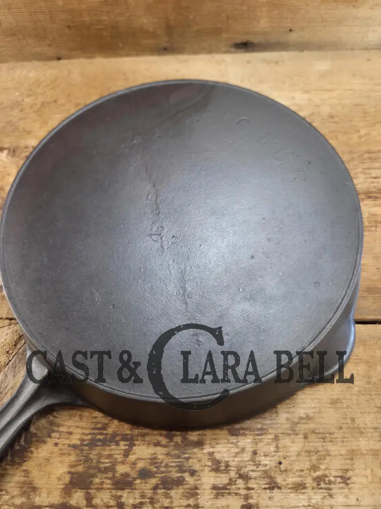 Customer Favorite! Early 1900’s Griswold’s First series Victor #9 Skillet with Heat Ring 723. Amazing daily cooker!