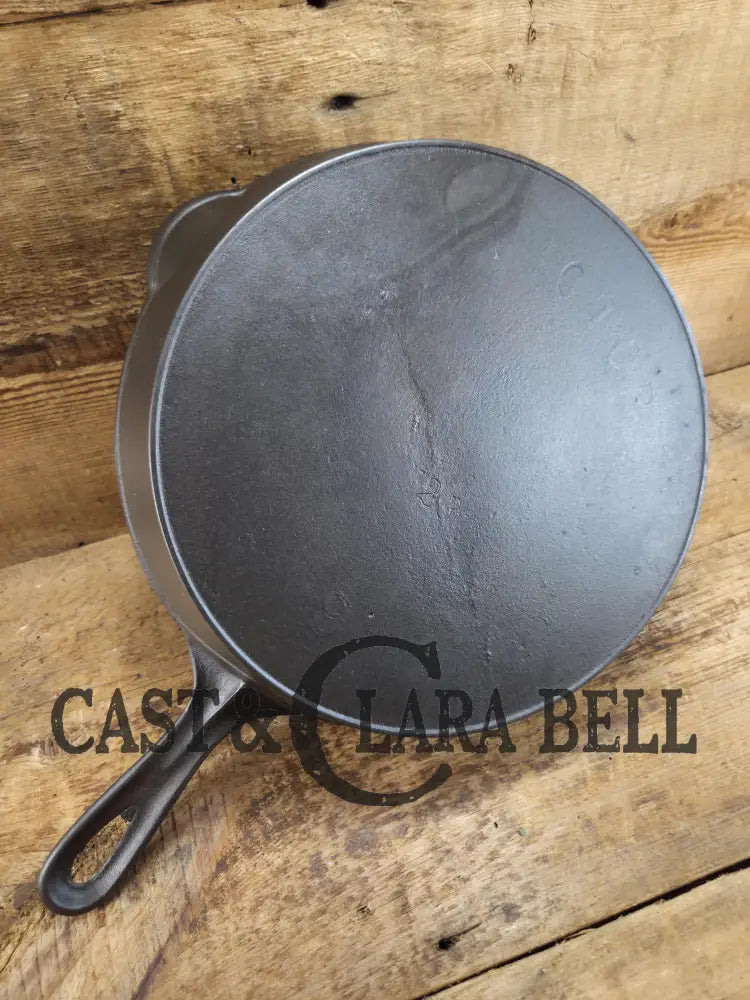 Customer Favorite! Early 1900’s Griswold’s First series Victor #9 Skillet with Heat Ring 723. Amazing daily cooker!