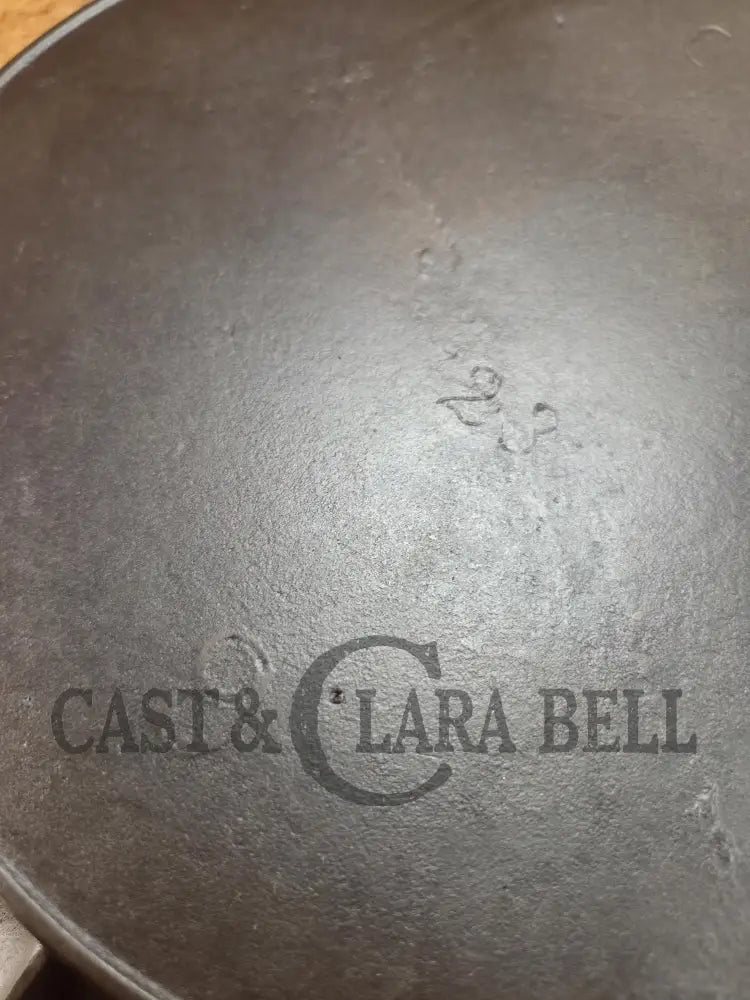 Customer Favorite! Early 1900βs Griswoldβs First series Victor #9 Skillet with Heat Ring 723. Amazing daily cooker!