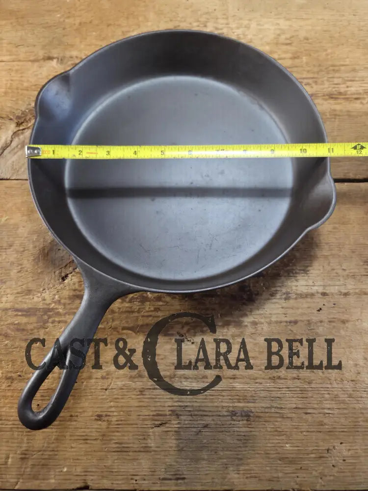 Customer Favorite! Early 1900βs Griswoldβs First series Victor #9 Skillet with Heat Ring 723. Amazing daily cooker!