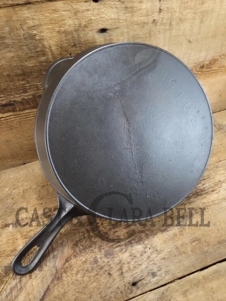 Customer Favorite! Early 1900βs Griswoldβs First series Victor #9 Skillet with Heat Ring 723. Amazing daily cooker!