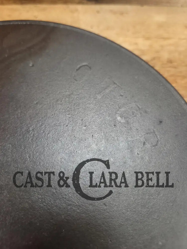 Customer Favorite! Early 1900βs Griswoldβs First series Victor #9 Skillet with Heat Ring 723. Amazing daily cooker!