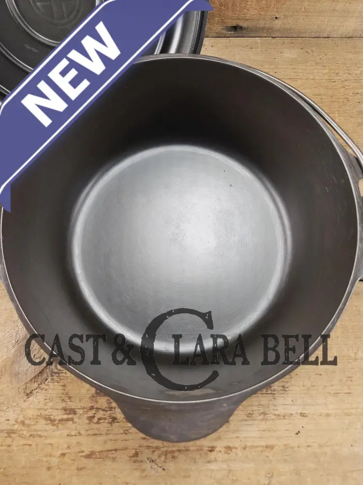 Daily workhorse! Gorgeous 1940βs Griswold #8 Tite-Top Dutch Oven Large Block Logo 1278 C and EZ Clean Lid Dutch Ovens