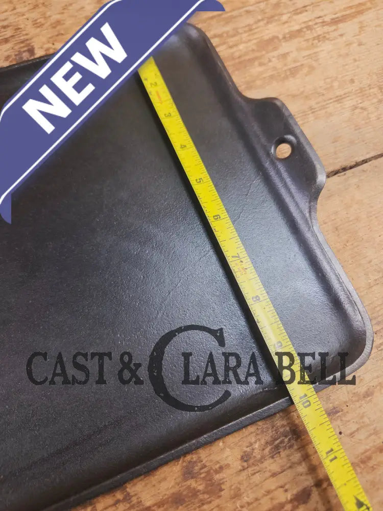 Don’t Miss This if you LOVE Griswold cast iron. THE hard to find Griswold ’Cookie Sheet’ Grill Pan. P/n 1103 MINT