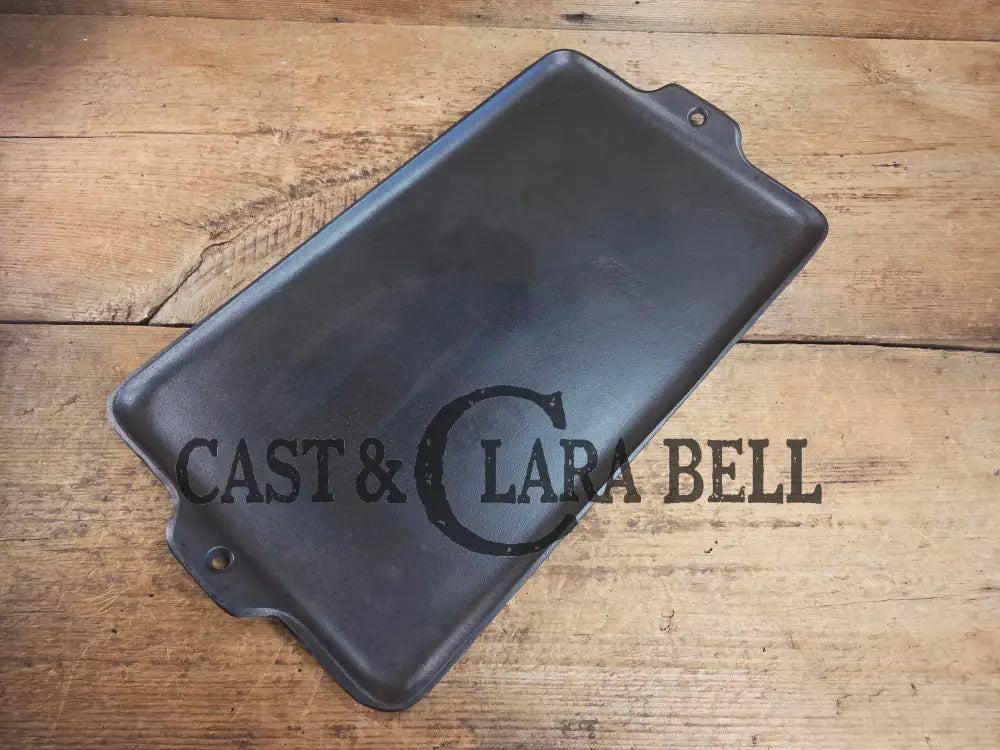 Don’t Miss This if you LOVE Griswold cast iron. THE hard to find Griswold ’Cookie Sheet’ Grill Pan. P/n 1108 Griddle