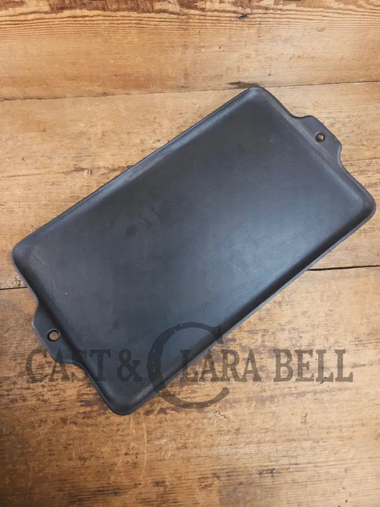 Don’t Miss This if you LOVE Griswold cast iron. THE hard to find Griswold ’Cookie Sheet’ Grill Pan. P/n 1108 Griddle