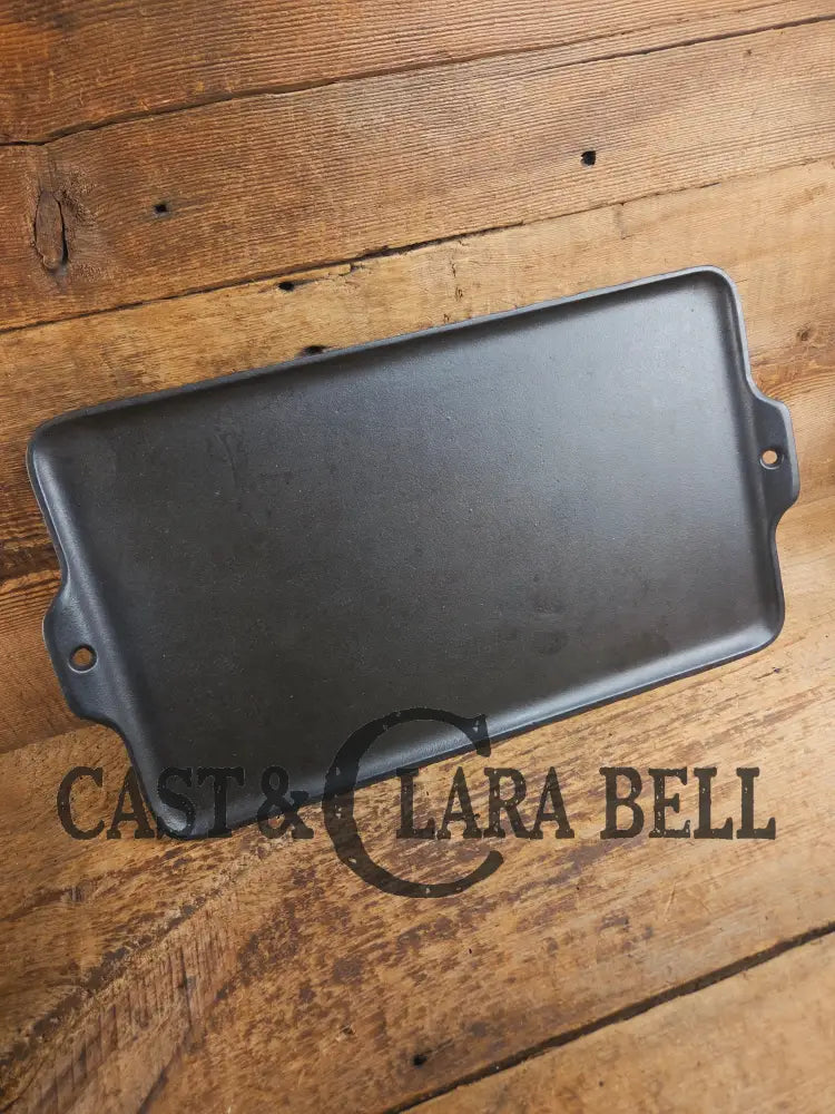 Don’t Miss This if you LOVE Griswold cast iron. THE hard to find Griswold ’Cookie Sheet’ Grill Pan. P/n 1108 Griddle