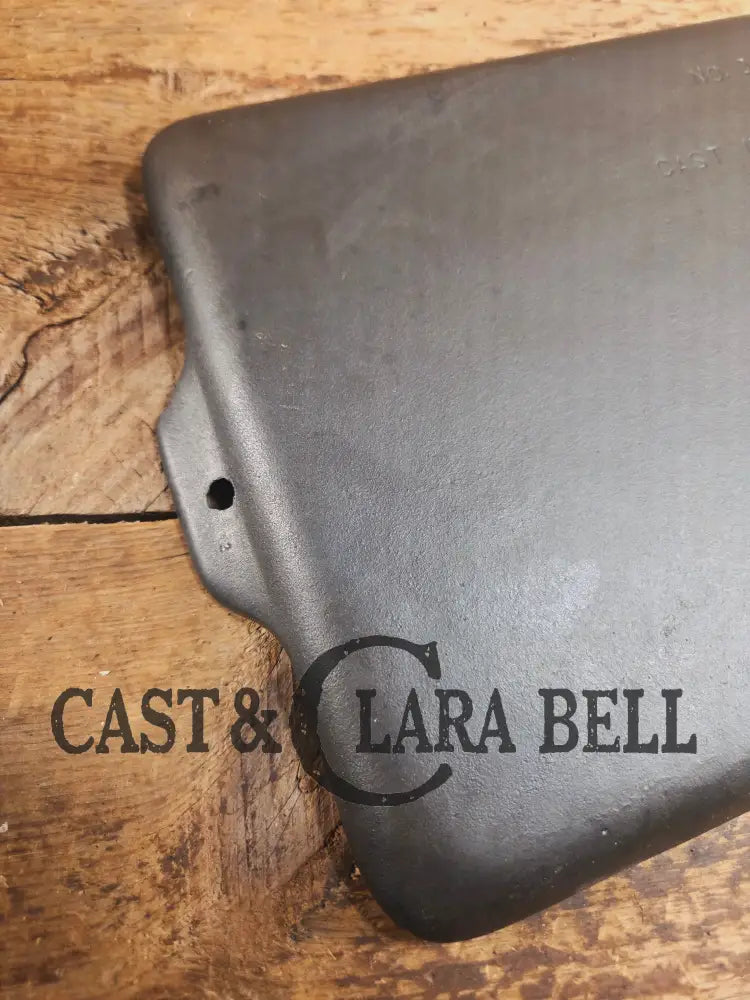 Don’t Miss This if you LOVE Griswold cast iron. THE hard to find Griswold ’Cookie Sheet’ Grill Pan. P/n 1108 Griddle