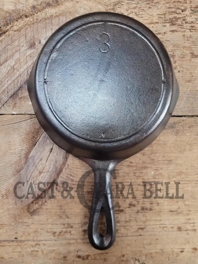 Early 1900βS Lodge #3 Cast Iron Egg Skillet With 3 Notch Heat Ring