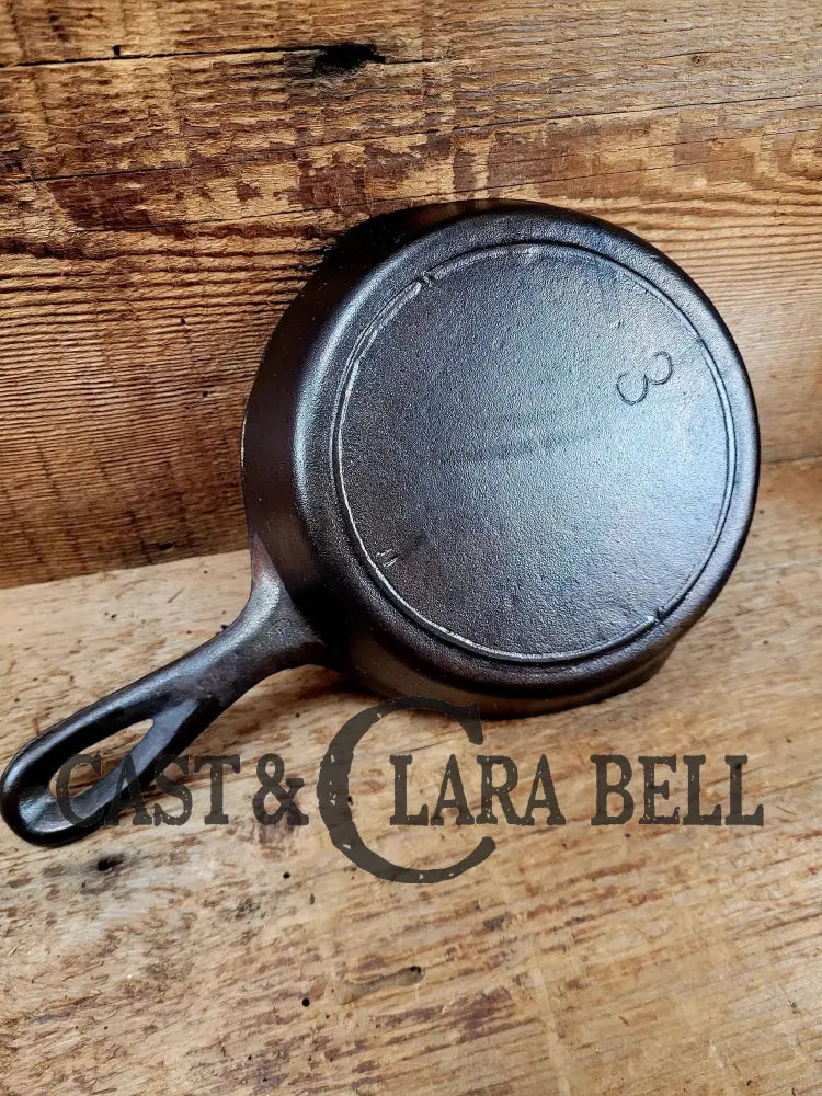 Early 1900βS Lodge #3 Cast Iron Egg Skillet With 3 Notch Heat Ring
