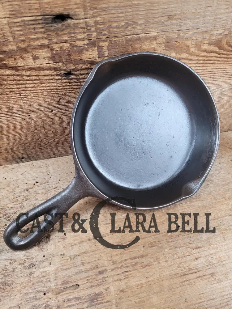 Early 1900βS Lodge #3 Cast Iron Egg Skillet With 3 Notch Heat Ring