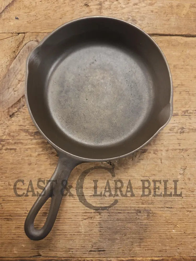 Early 1900βs Lodge #3 Cast Iron Egg Skillet with Single Notch. Perfect snack skillet or eggs for one! Beautiful SC24