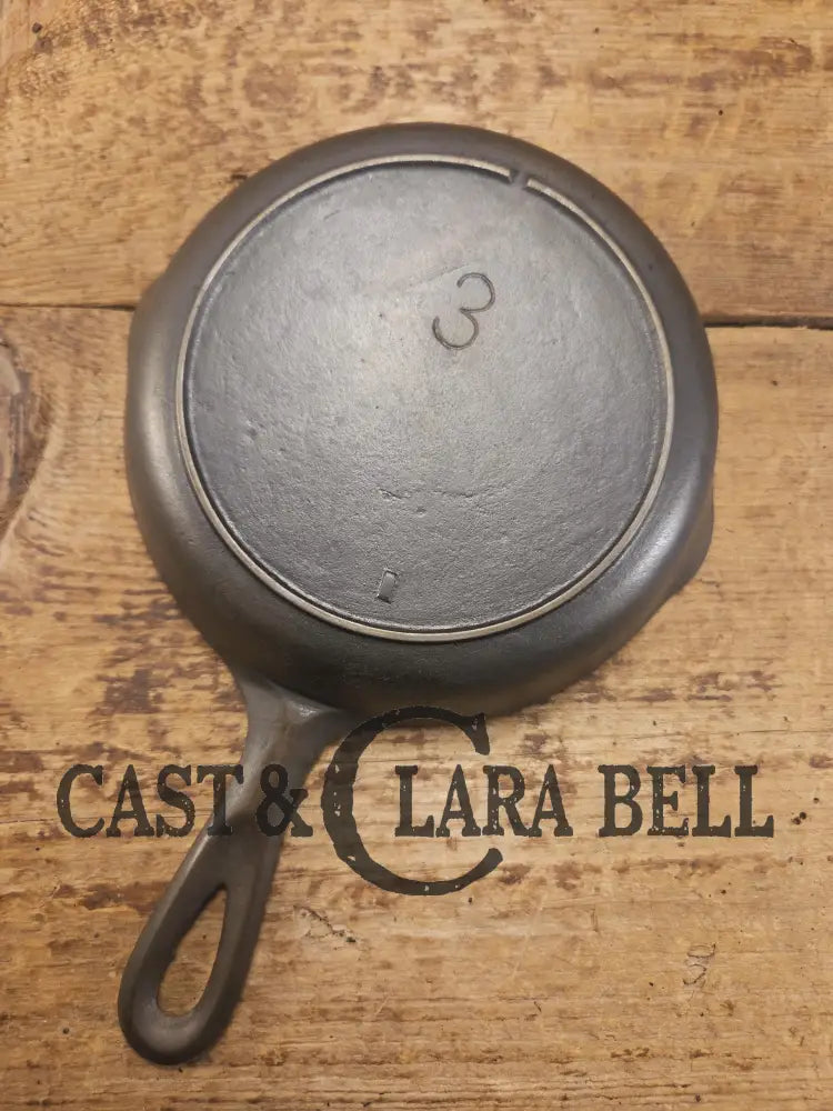 Early 1900’s Lodge #3 Cast Iron Egg Skillet with Single Notch. Perfect snack skillet or eggs for one! Beautiful SC24