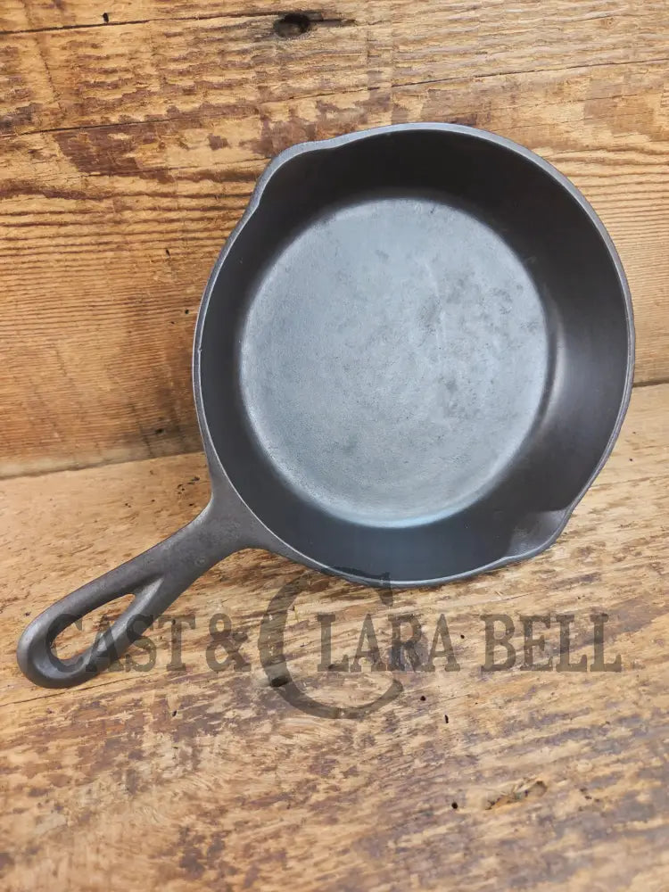 Early 1900βs Lodge #3 (Monday Morning) Cast Iron Egg Skillet Single Notch Raised Y Makers Mark. Awesome pan! Skillet