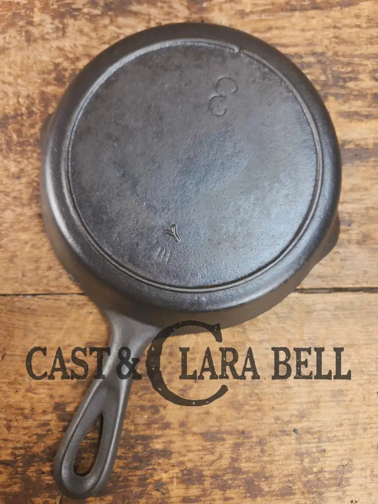 Early 1900’s Lodge #3 (Monday Morning) Cast Iron Egg Skillet Single Notch Raised Y Makers Mark. Awesome pan! Skillet