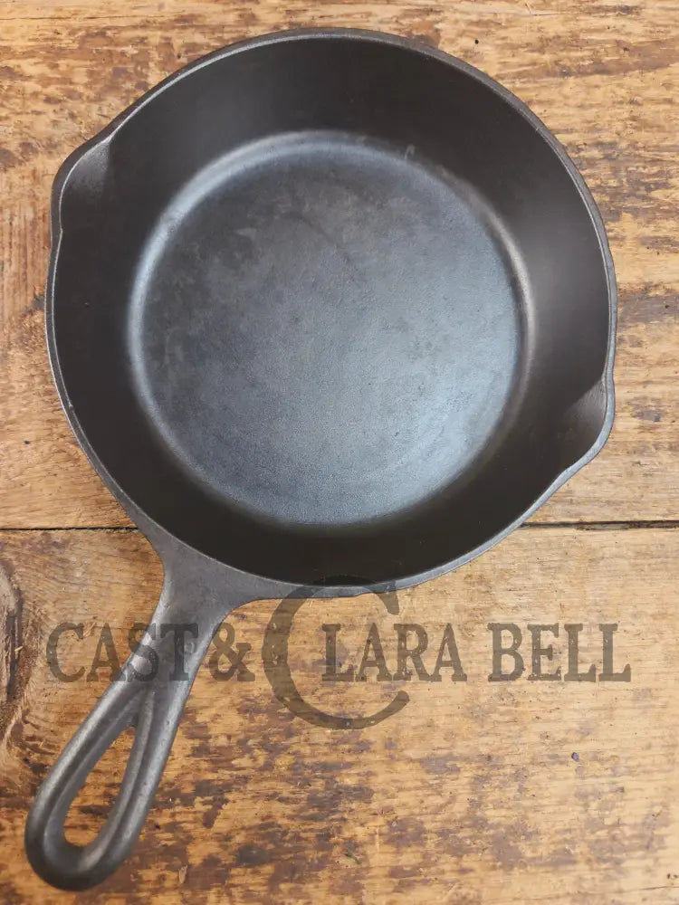 Early 1900βs Lodge #3 (Monday Morning) Cast Iron Egg Skillet Single Notch Raised Y Makers Mark. Awesome pan! Skillet
